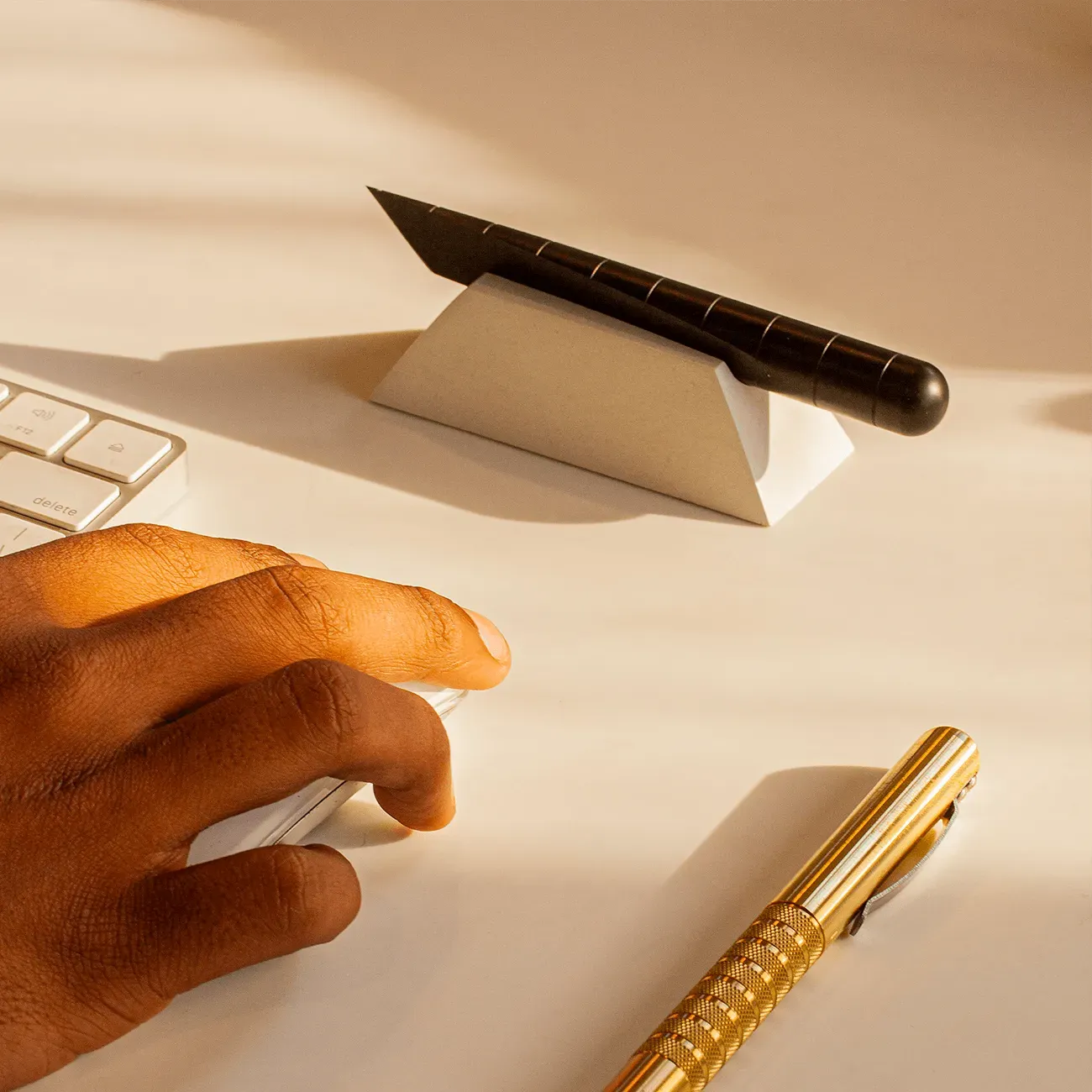 Desk Knife Plinth - White