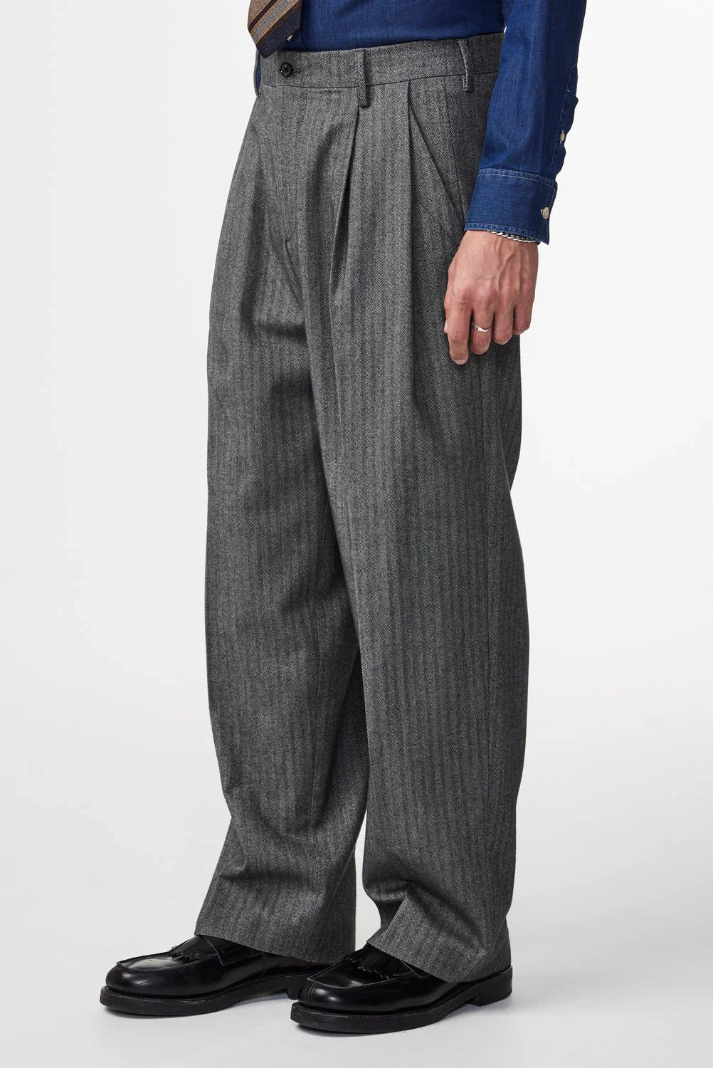 Justin Herringbone Relaxed Fit Pant - Black Melange | NN. 07