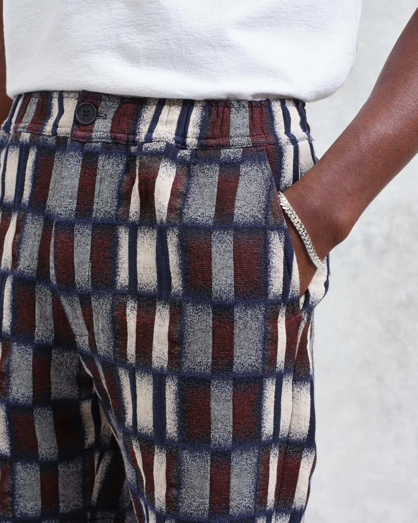 Kurt Short - Navy / Red Grid