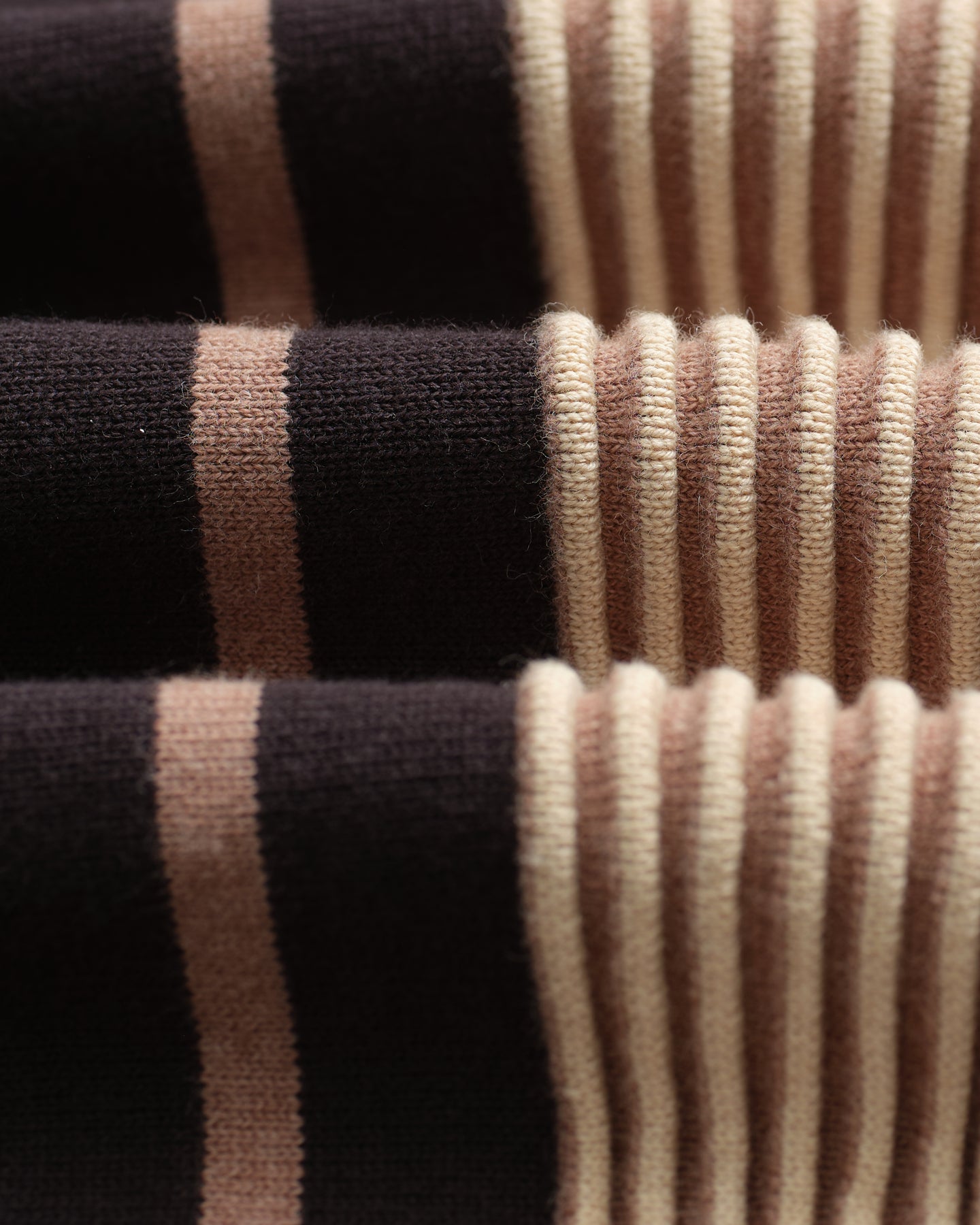 Lennox Knitted Zip Polo - Black / Beige